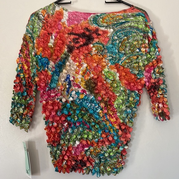 Multi color Bubble Blouse - Picture 4 of 4